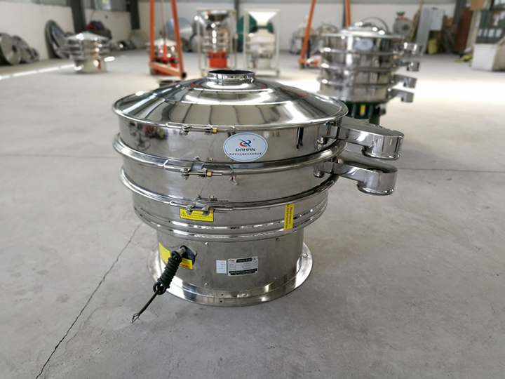 全不銹鋼振動篩整機(jī)采用不銹鋼拋光而成，干凈衛(wèi)生，可避免原料被污染